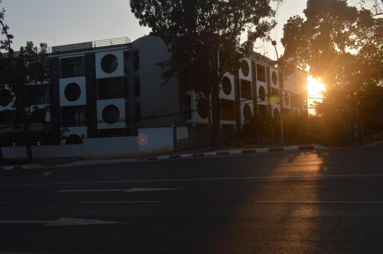 Airport Avenue Hotel Gyogon Exterior photo